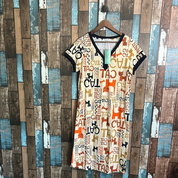 Graphic Print Short Sleeve cat nightgown small - Picture 1 of 16